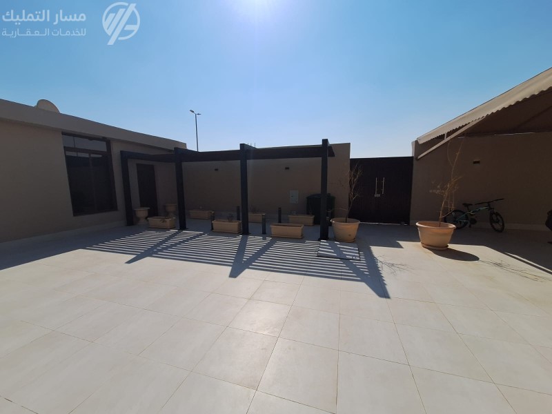 Photo by Daniel J. Schwarz